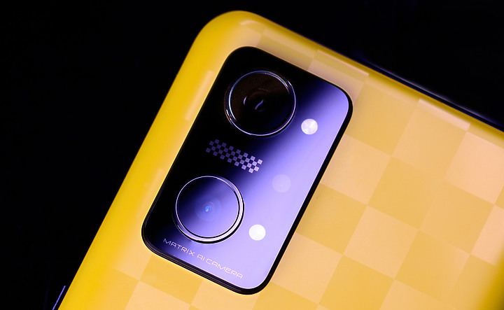 點我看大圖 【酷黃在手 潮流我有】 realme GT Neo 3T 開箱分享