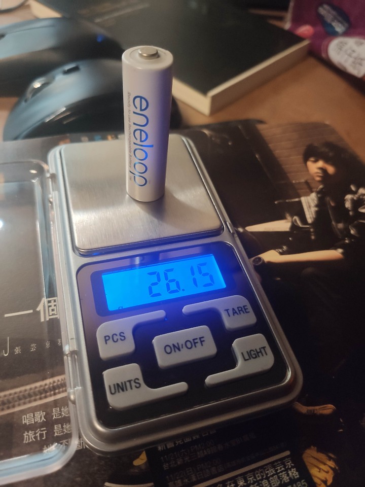 點我看大圖 無線滑鼠~~電池減重 (沒事別亂用輕量滑鼠)