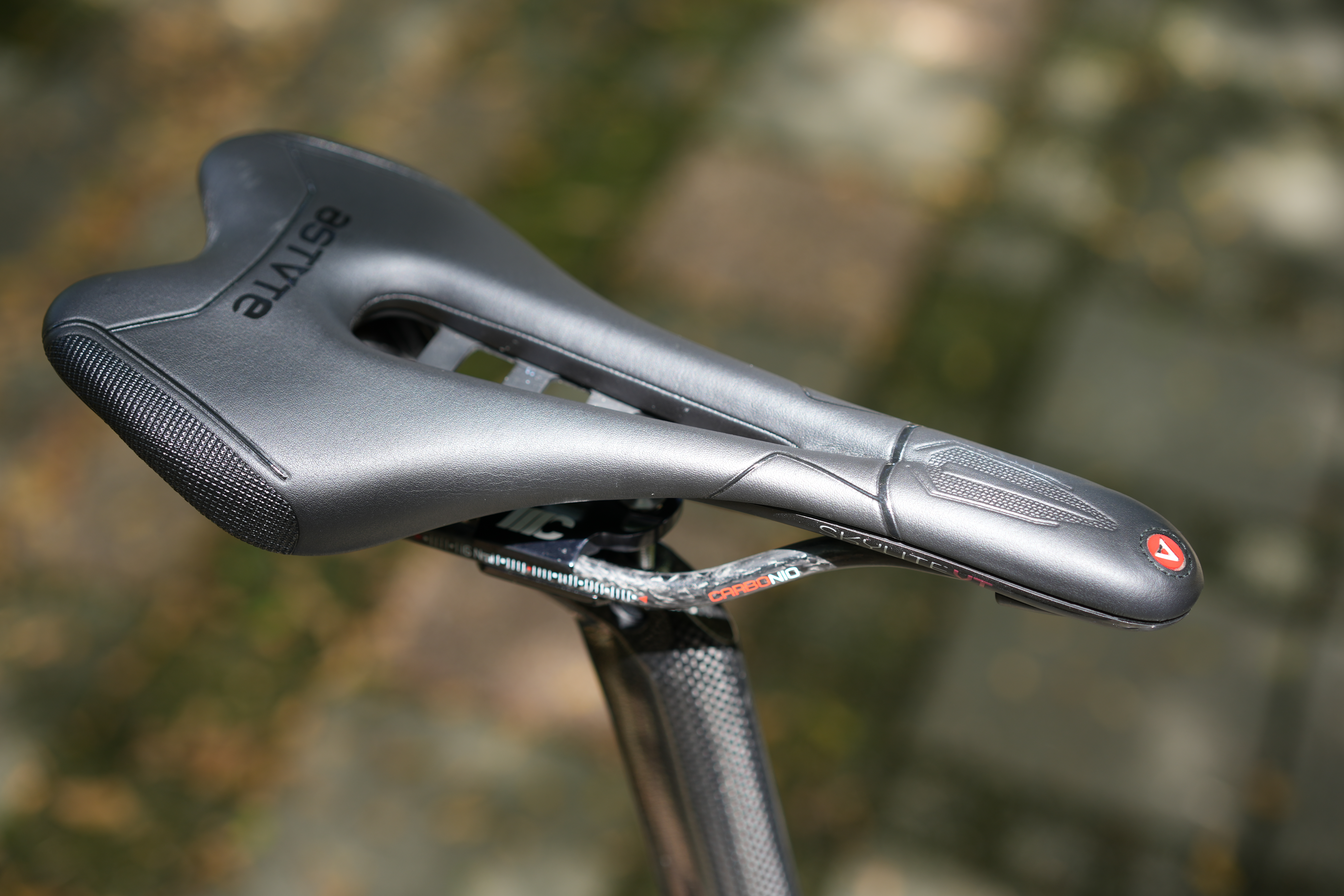 [開箱]我的第十二台公路車 CIPOLLINI BOND 2