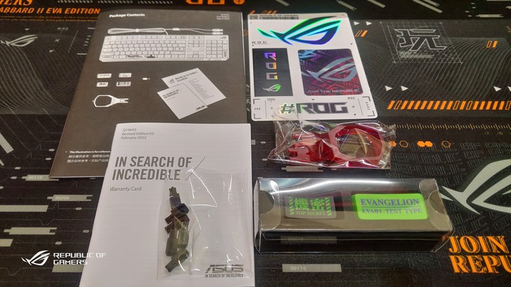 (簡單開箱)ROG x EVA Scope RX & ROG Scabbard II EVA 雙防水鍵盤&滑鼠墊