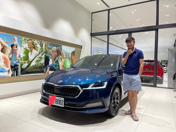 我的第一台新車Škoda Octavia mk4 1.0 斜背