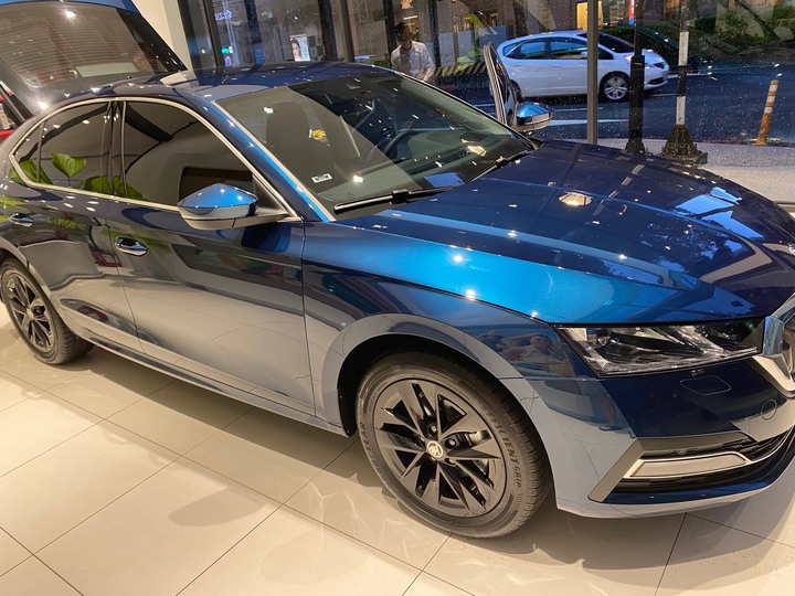 我的第一台新車Škoda Octavia mk4 1.0 斜背