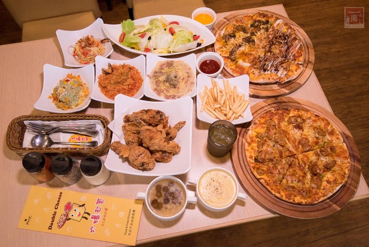 【臺南美食】台南炸雞披薩吃到飽就這家,也推出防疫外帶全餐點全面9折,加碼外帶全家餐自取只要469元~Double Cheese打爆起司