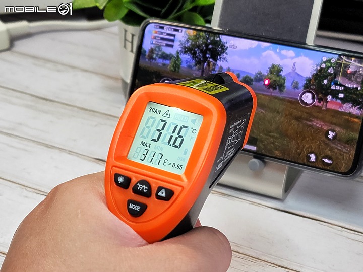 點我看大圖 realme GT Neo 3T深度開箱使用心得 – 經典延續之作,個性化風格的電競手機