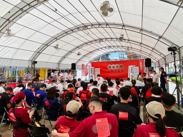 「2022客家小炒全國爭霸賽」全臺北、中、南、東初賽已揭曉 下次冠亞軍電視PK 客委會首創與東森電視台合作「料理之王」特別節目 !