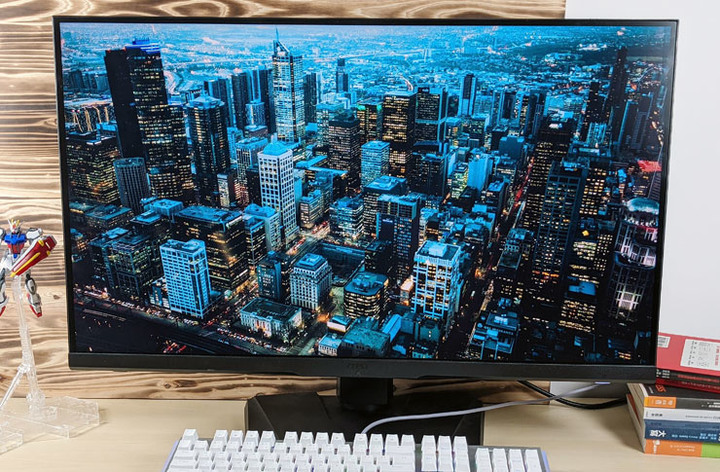 終於入手32吋電競螢幕啦！MSI MPG321QRF-QD開箱分享