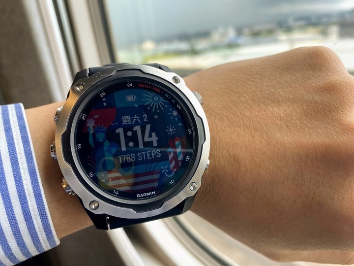 點我看大圖 【進階潛水電腦錶開箱】Garmin Descent Mk2|一代機皇的經典風範