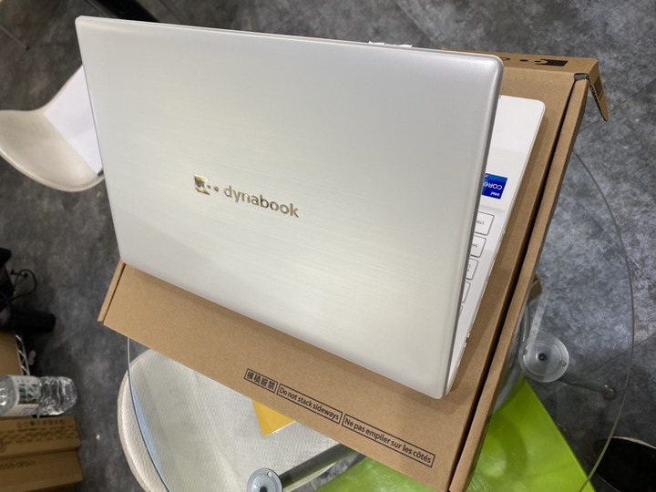 第一手 開箱 dynabook GX50L-K 15.6吋效能筆電-星炫銀