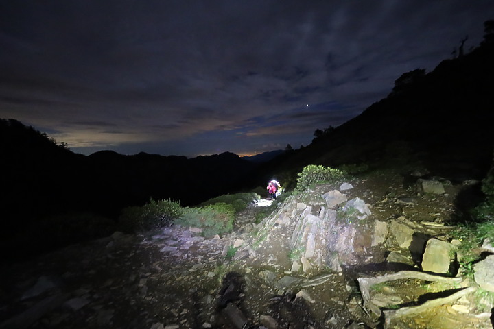 百岳練習生，【雪山主東】第一次住山屋負重登山2天2夜紀錄