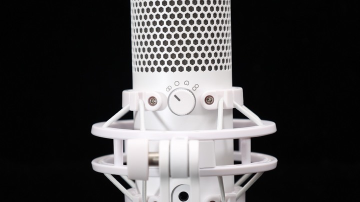 點我看大圖 純白盛宴:視與聽雙重享受。Hyper X Quadcast S 電競麥克風開箱