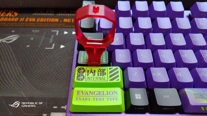 (簡單開箱)ROG x EVA Scope RX & ROG Scabbard II EVA 雙防水鍵盤&滑鼠墊