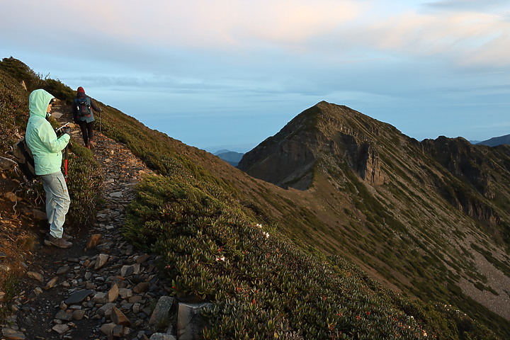 百岳練習生,【雪山主東】第一次住山屋負重登山2天2夜紀錄