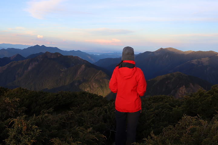 百岳練習生,【雪山主東】第一次住山屋負重登山2天2夜紀錄