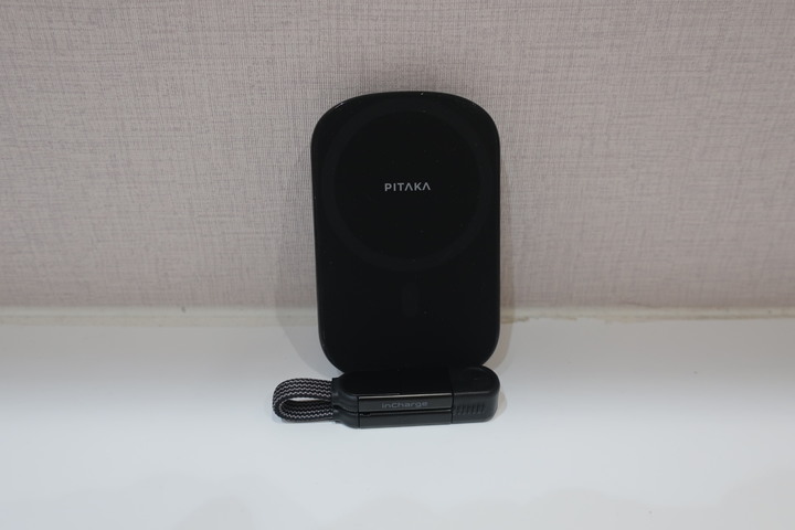 Pitaka Magez Slider 四合一 無線充電站,出門的最佳組合