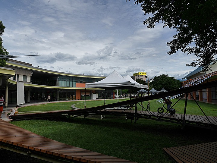 臺東市 台東美術館 — 後山唯一縣級美術館，有著茂密樹林與特色館室之打卡景點 — 臺東兩天一夜鐵道快閃行旅 (五)