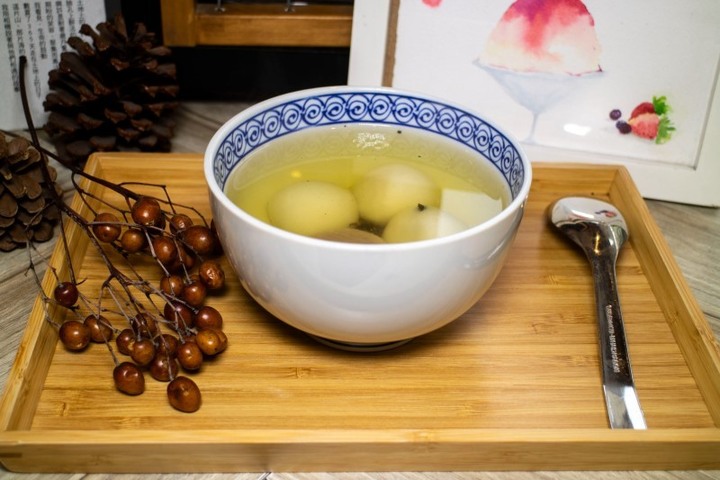 澎派水果冰、彩色粉粿剉冰太吸睛!台中11間消暑聖品懶人包