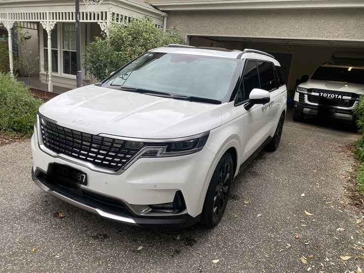2022 KIA Carnival 大白 Platinum (澳洲墨爾本的遲開箱)