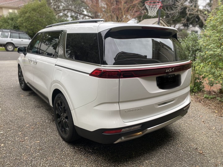 2022 KIA Carnival 大白 Platinum (澳洲墨爾本的遲開箱)