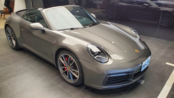 (開箱) Porsche 911 敞篷