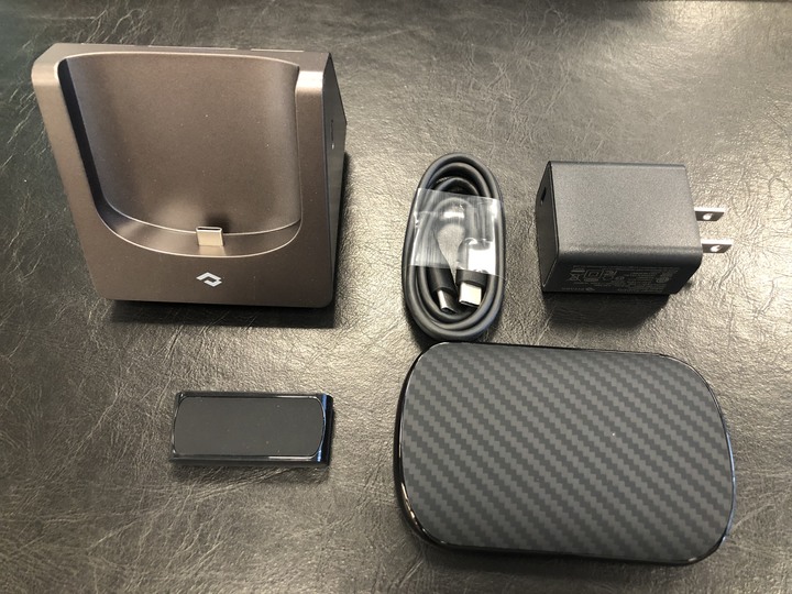 Pitaka Magez Slider 四合一 無線充電站,出門的最佳組合