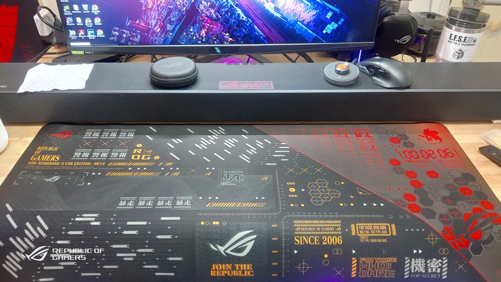 (簡單開箱)ROG x EVA Scope RX & ROG Scabbard II EVA 雙防水鍵盤&滑鼠墊