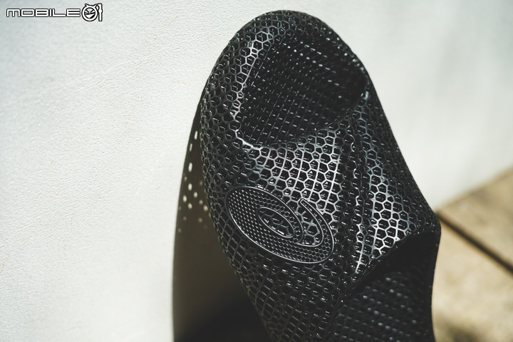 ASICS ACTIBREEZE 3D立體拖鞋開箱|宛如藝術品的運動恢復拖