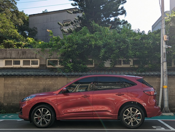 點我看大圖 KUGA 250 ST-Line X 開箱分享