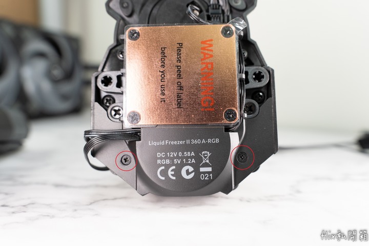 [開箱] 閃亮亮360水冷-ARCTIC Liquid Freezer II