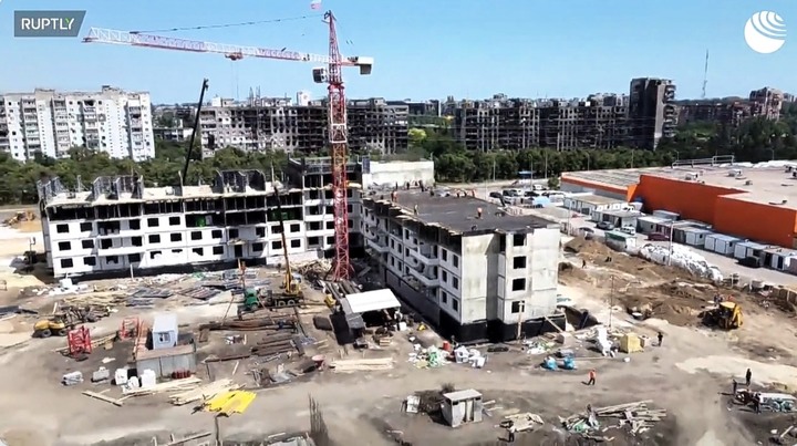 俄國防部公布馬里烏波爾重建進度(5/20解放，12棟1011戶公寓將於2022年9-12月交屋)