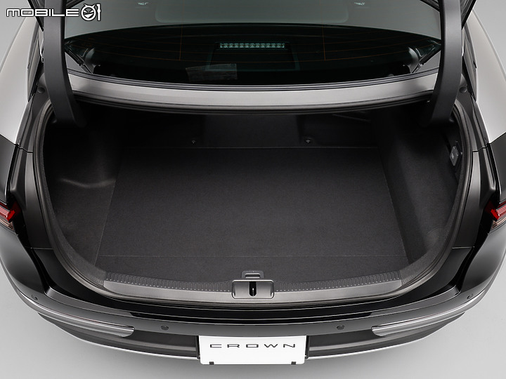 【海外新訊】Toyota新一代Crown正式發表,未來將陸續推出Sedan、Estate等4款車型、國內第四季將導入首發Crossover版本!
