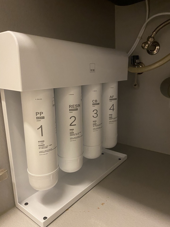 【開箱】終於把櫥下淨水器裝上了