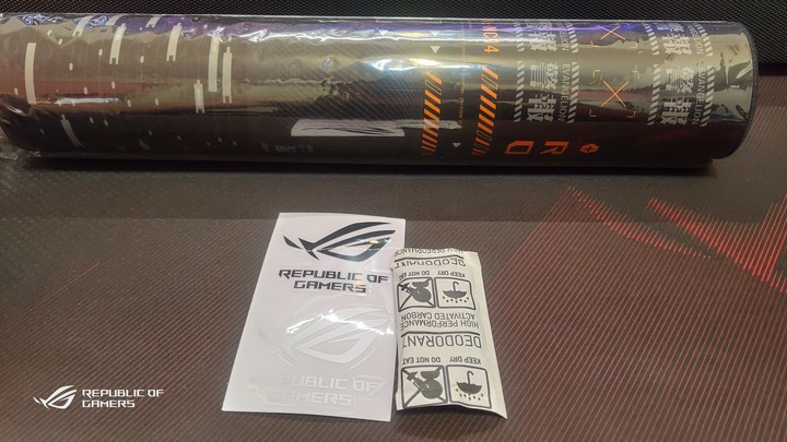 (簡單開箱)ROG x EVA Scope RX & ROG Scabbard II EVA 雙防水鍵盤&滑鼠墊
