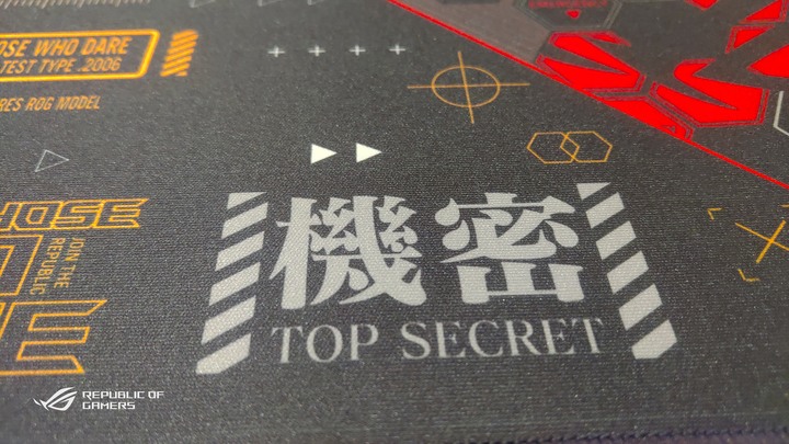 (簡單開箱)ROG x EVA Scope RX & ROG Scabbard II EVA 雙防水鍵盤&滑鼠墊