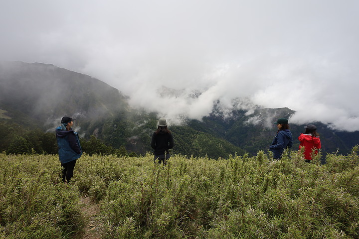百岳練習生,【雪山主東】第一次住山屋負重登山2天2夜紀錄