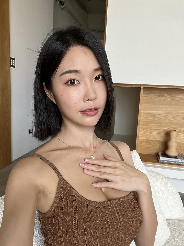 ASUS Zenfone 9｜輕巧旗艦以小搏大！翻轉的不是相機而是思維？