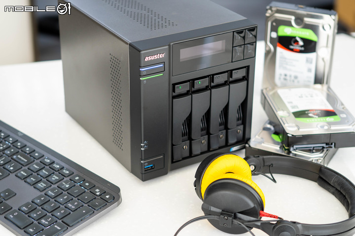 ASUSTOR Lockerstor AS6704T NAS 開箱實測 以 2.5 Gbps、4 SSD 配置的效能儲存裝置