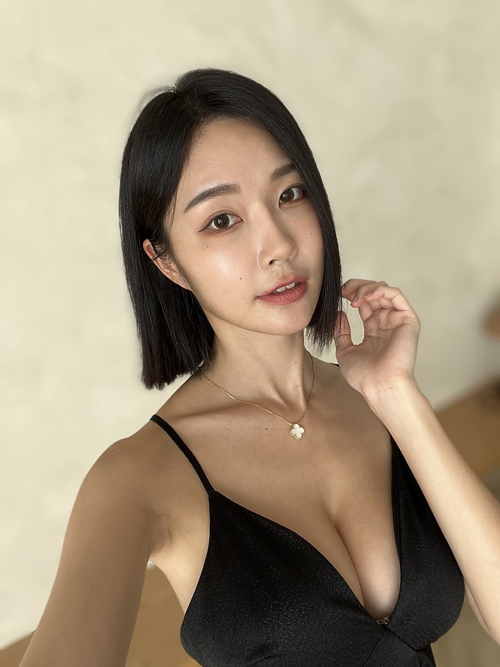 ASUS Zenfone 9｜輕巧旗艦以小搏大！翻轉的不是相機而是思維？