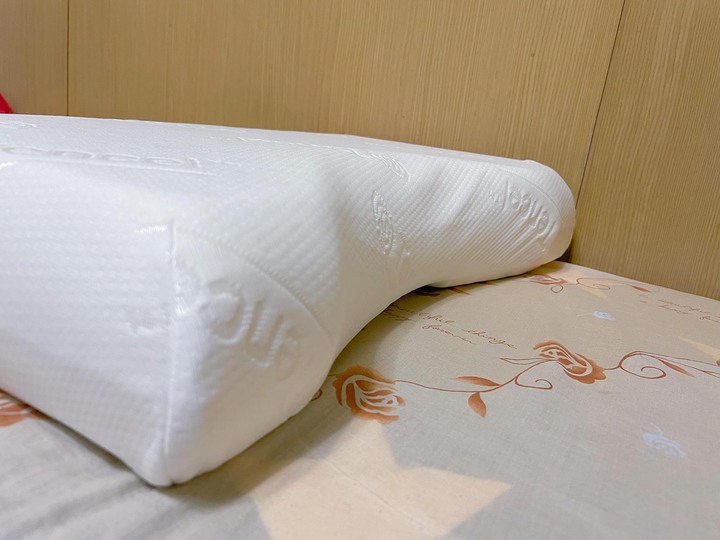 選對枕頭睡眠品質真的好太多啦!! (內有枕頭開箱)