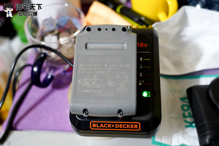 開箱|B+D 18V 鋰電 防卡籬笆剪 單機 GTC18504PCB