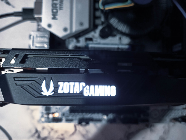 索泰 我的超人! ZOTAC GAMING GeForce RTX 3050 AMP 開箱評測