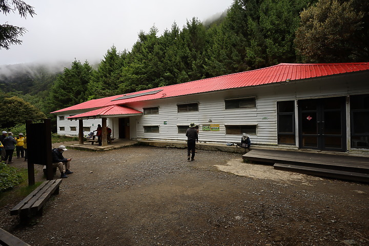 百岳練習生,【雪山主東】第一次住山屋負重登山2天2夜紀錄