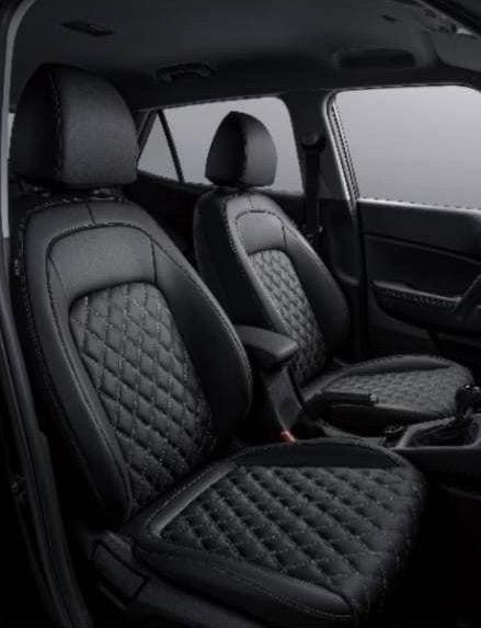 Venue 新車色懷特黑 B&W 即將登場