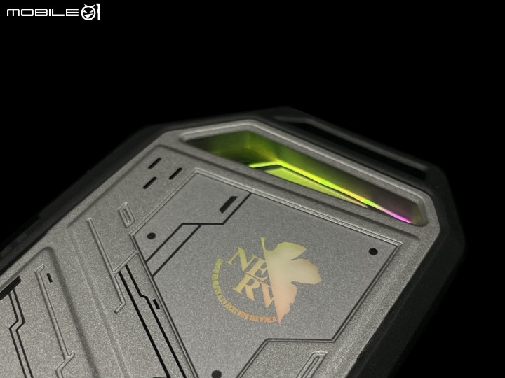 ASUS Strix Arion EVA Edition 聯名款SSD外接盒