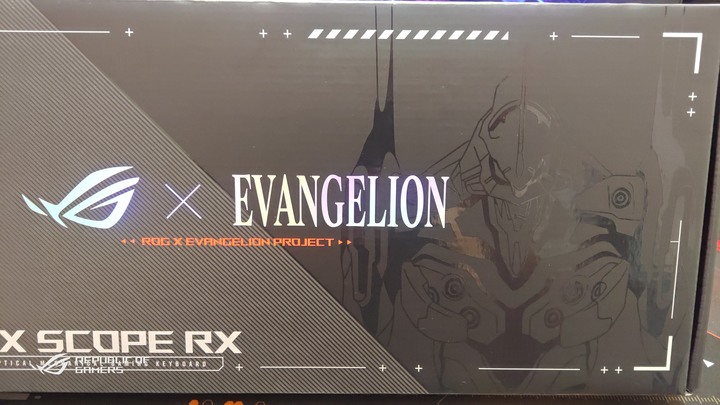 (簡單開箱)ROG x EVA Scope RX & ROG Scabbard II EVA 雙防水鍵盤&滑鼠墊
