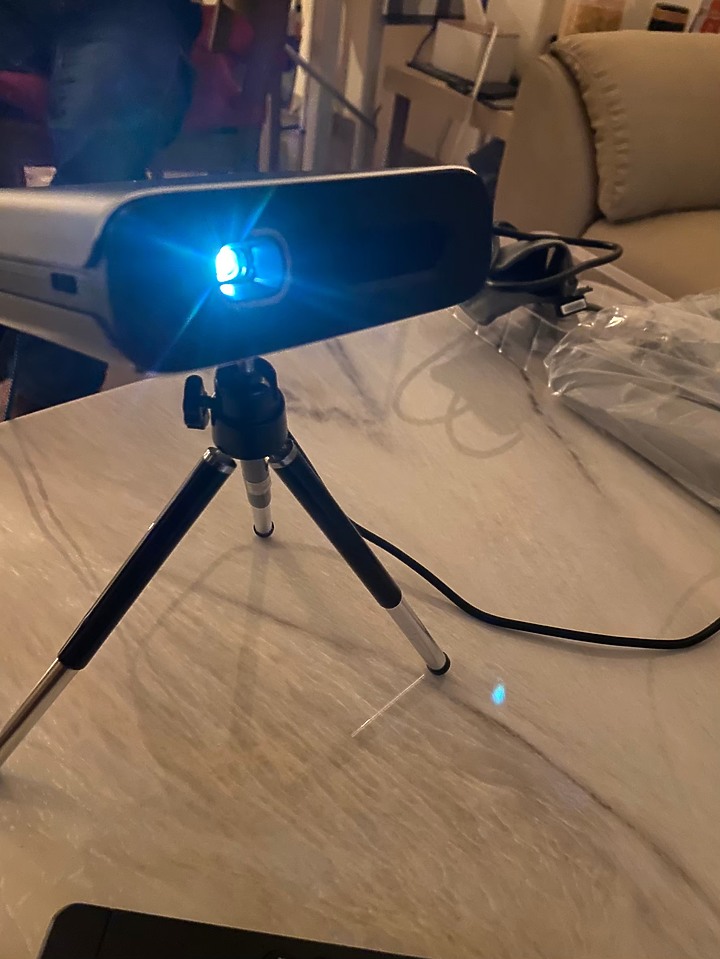 點我看大圖 開箱【微米】P3 DLP微型投影機(免插電口袋機)