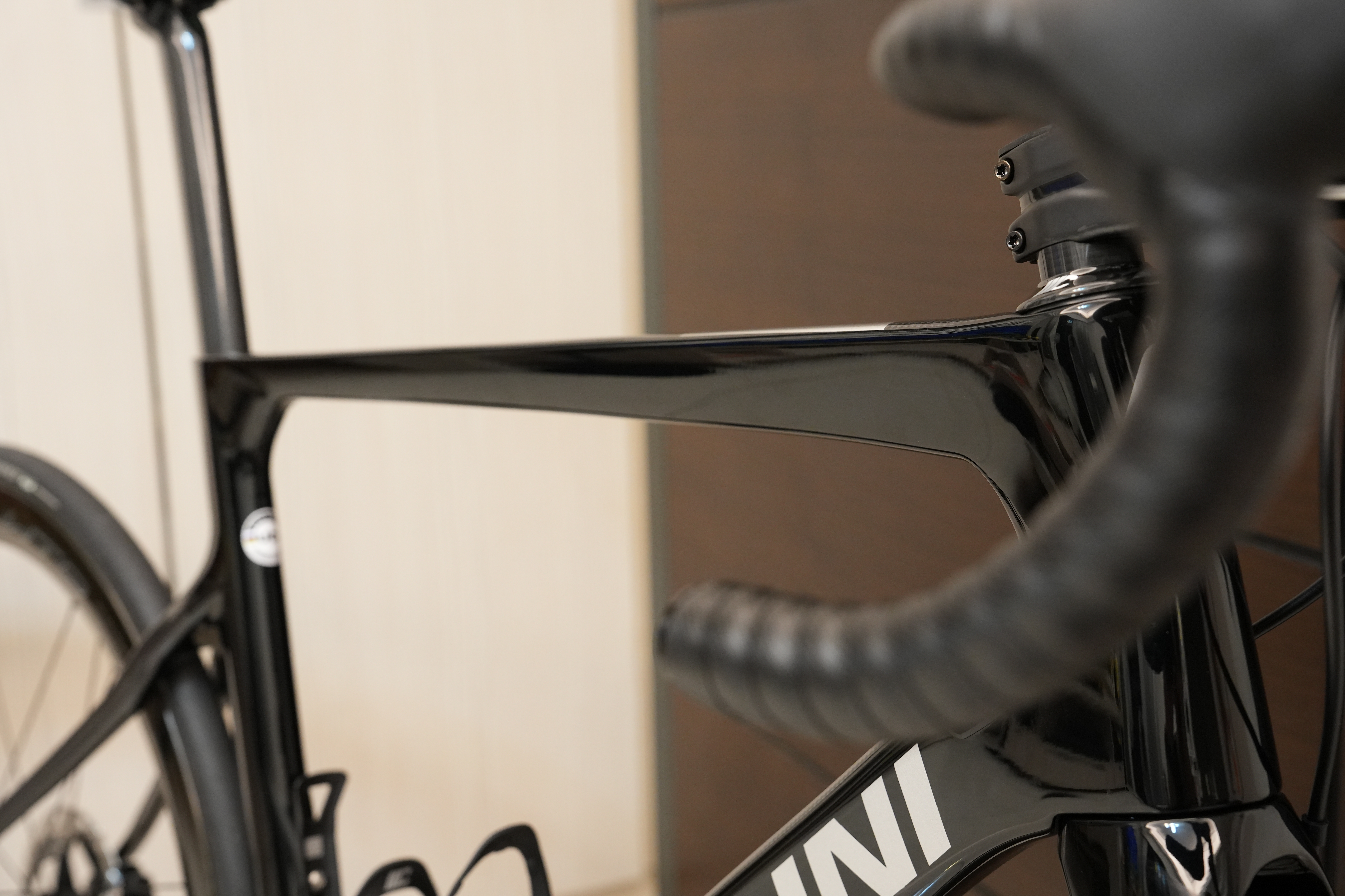 [開箱]我的第十二台公路車 CIPOLLINI BOND 2
