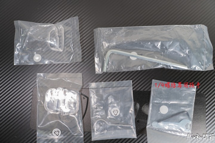 [開箱] 小工作室最佳伴侶~Lindy林帝多工螢幕支架