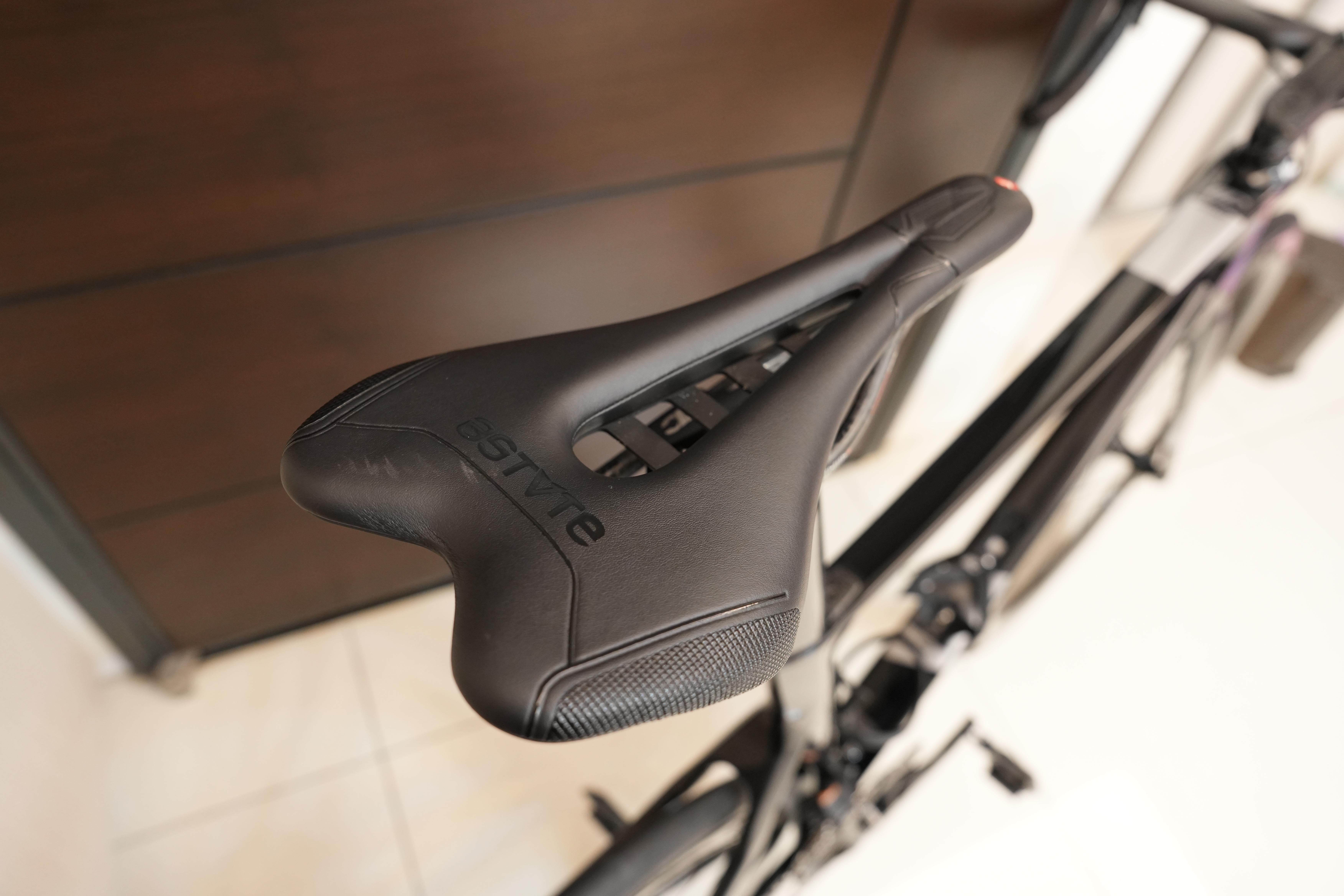 [開箱]我的第十二台公路車 CIPOLLINI BOND 2