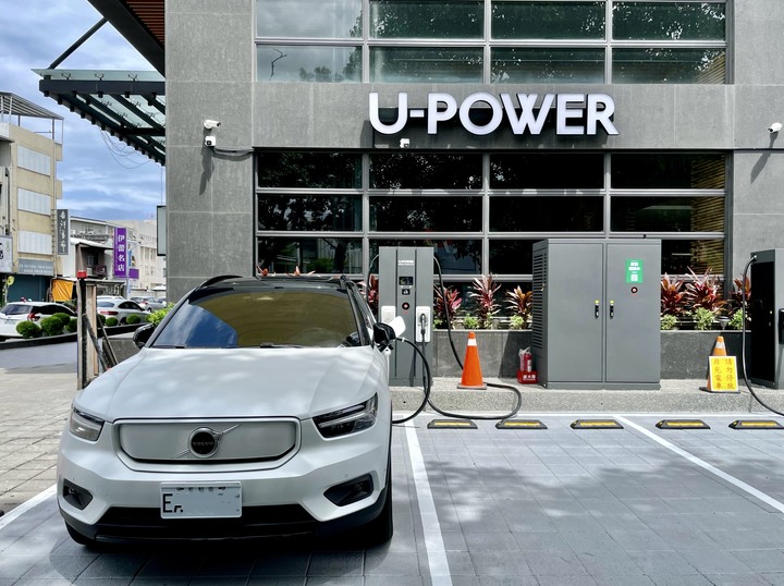 [開箱] 接送小幫手 VOLVO XC40 Recharge P8