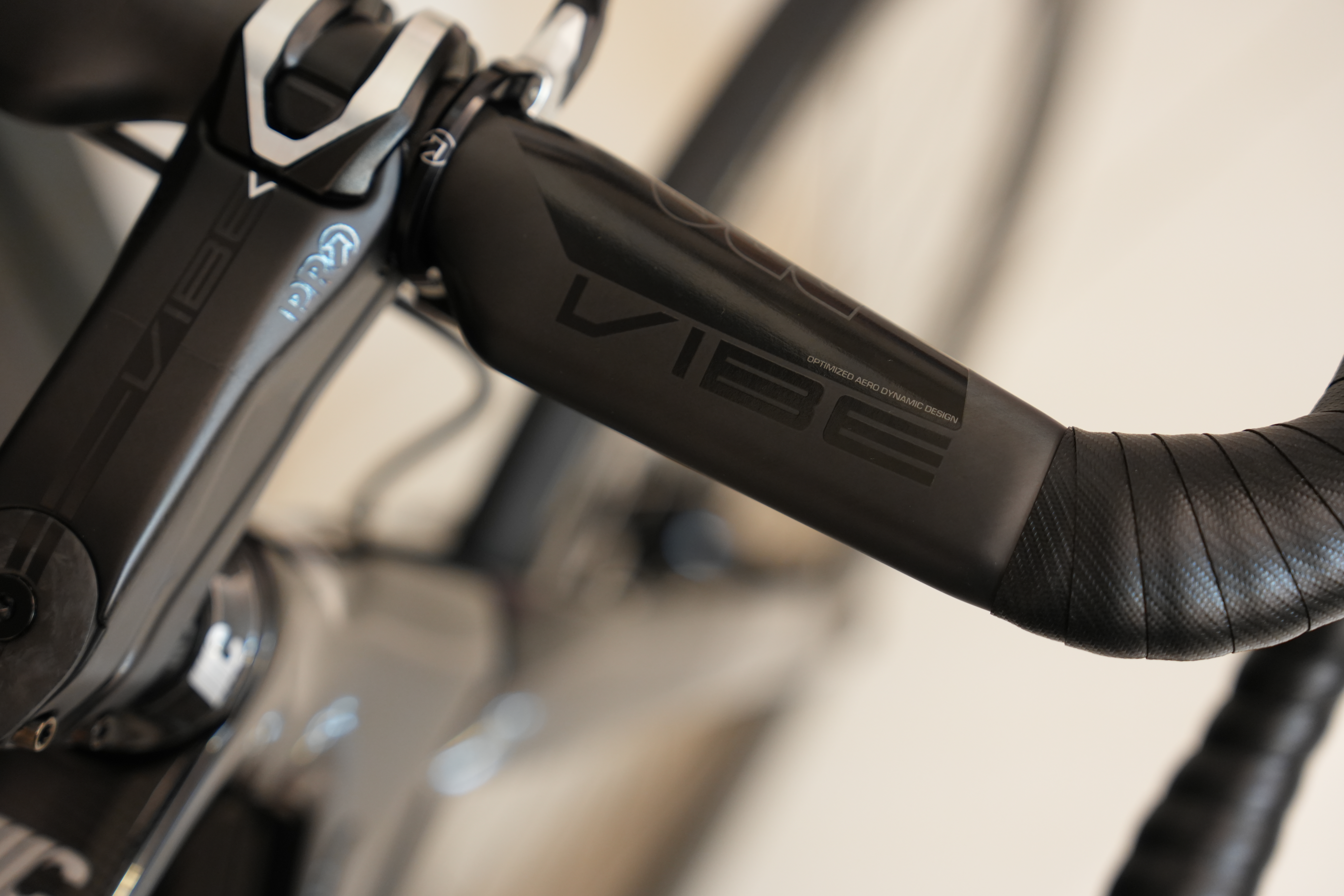 [開箱]我的第十二台公路車 CIPOLLINI BOND 2